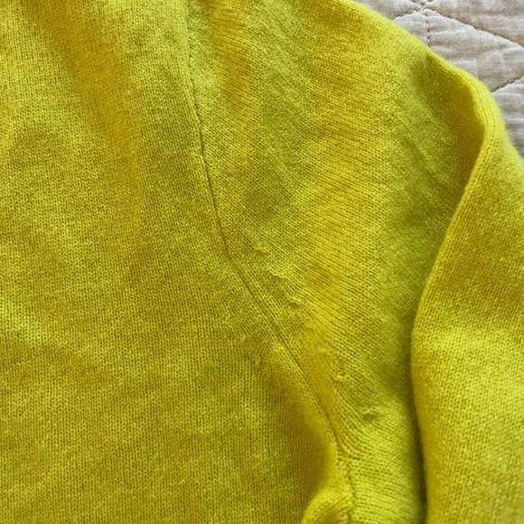 J. Crew Cashmere classic-fit crewneck sweater in Burnish Chartreuse S $128 BA400 - Picture 7 of 11